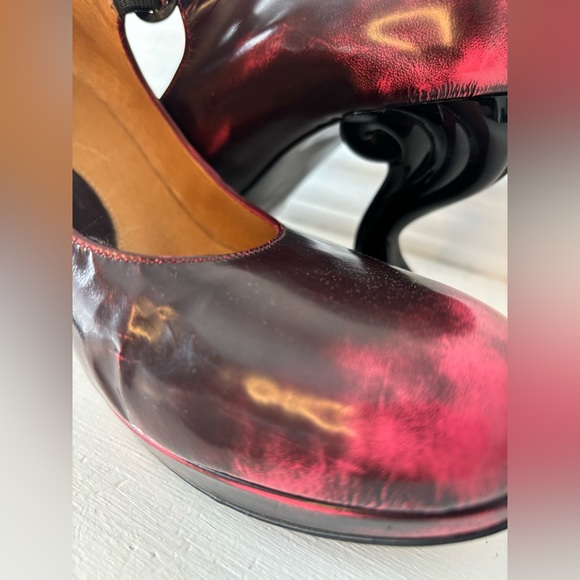 John Fluevog- Women's Burgundy Mary Jane Heels with Sculpted Black Heel - Picture 8 of 10
